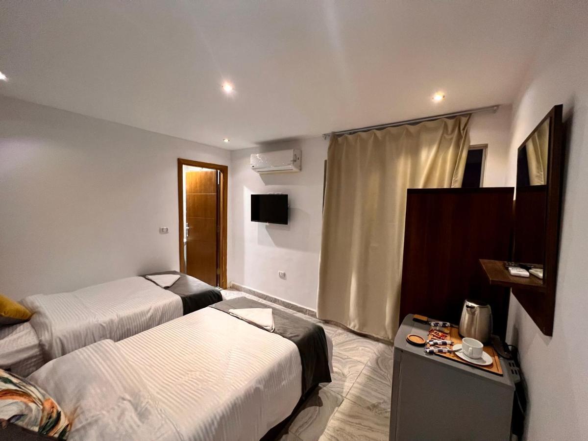Grand Pyramids Inn Kafrat al Jabal Luaran gambar