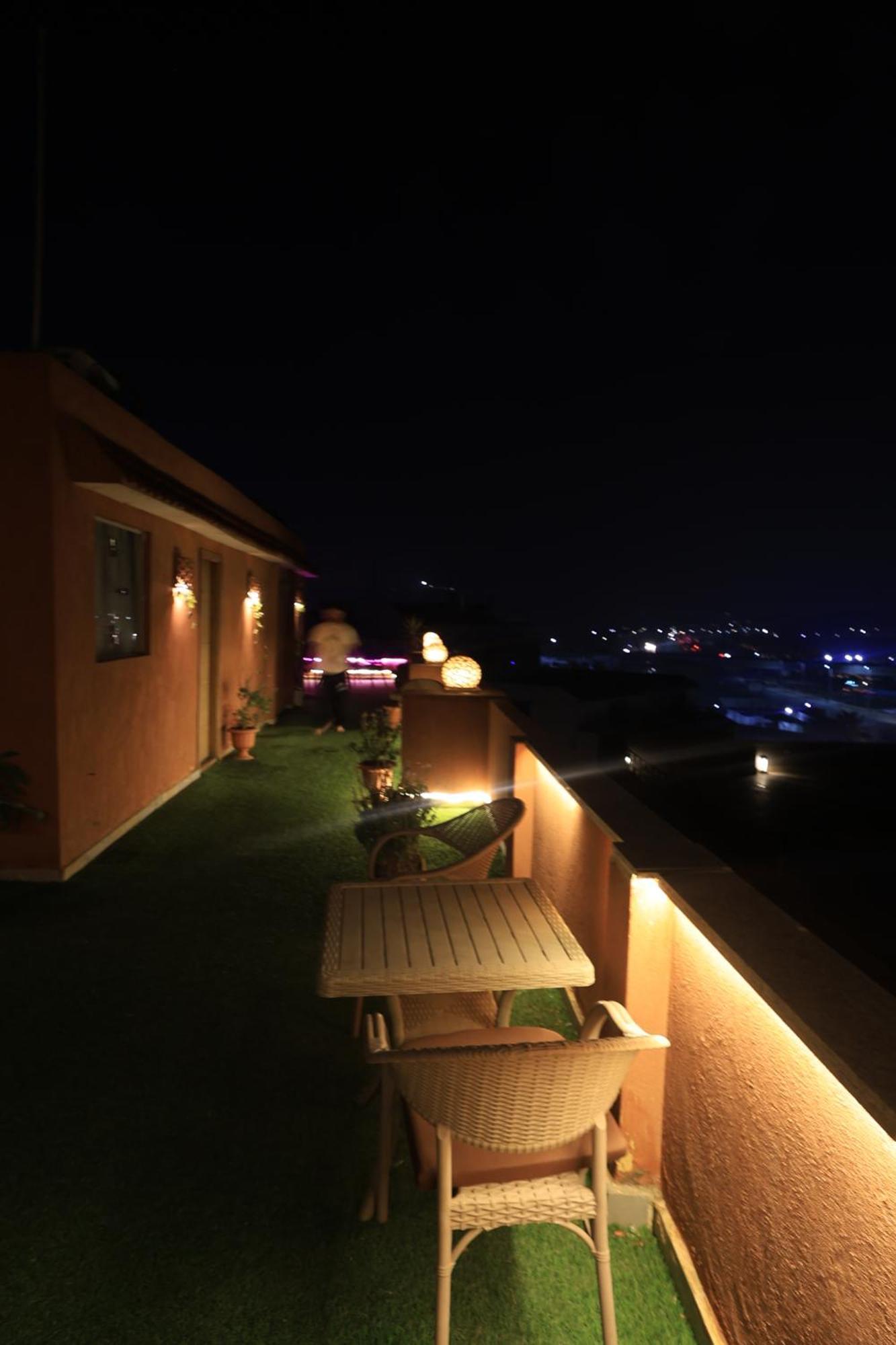 Grand Pyramids Inn Kafrat al Jabal Luaran gambar