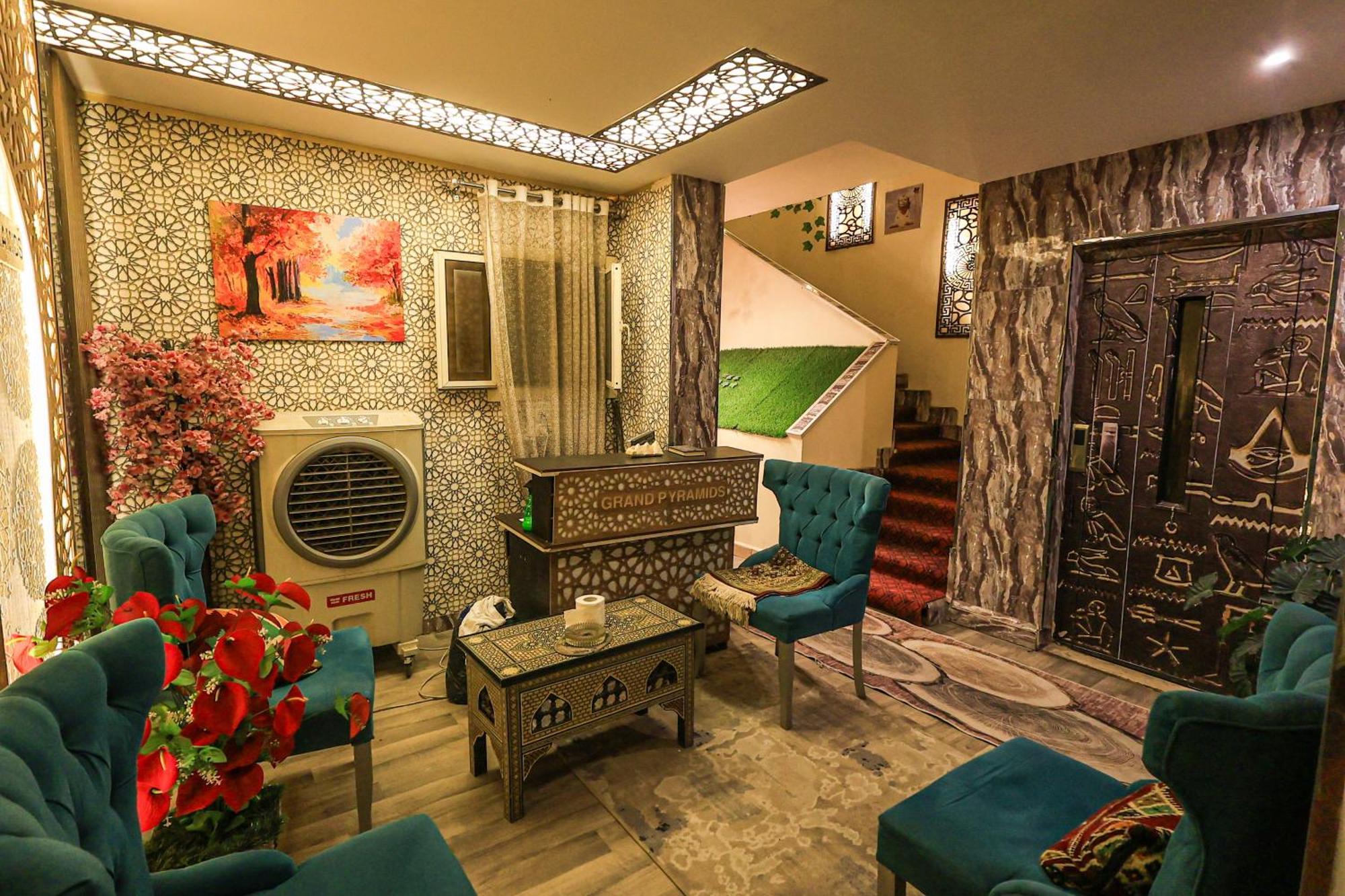 Grand Pyramids Inn Kafrat al Jabal Luaran gambar